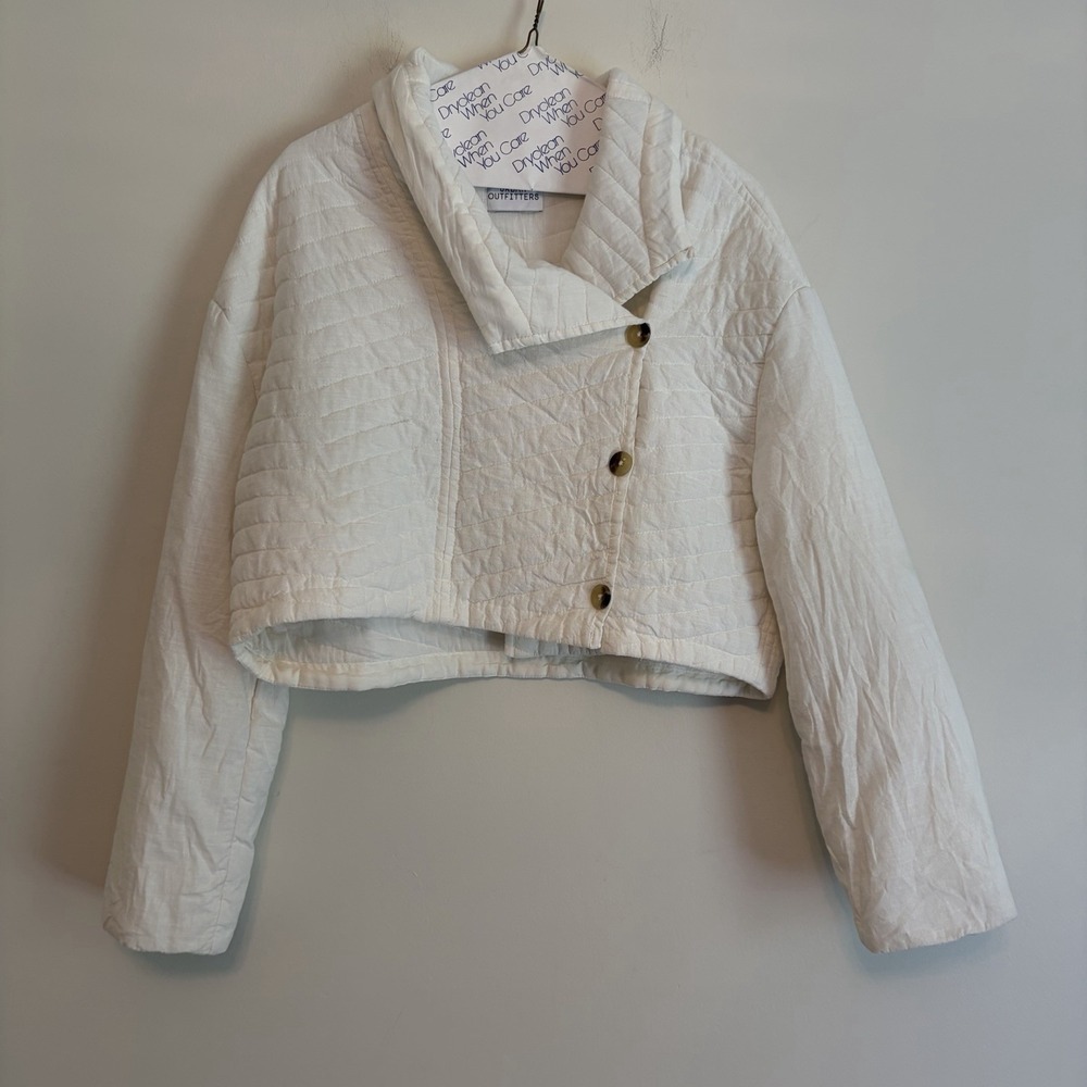Urban Outfitters White Quilted Cropped jacket Button Front Minimalist Medium